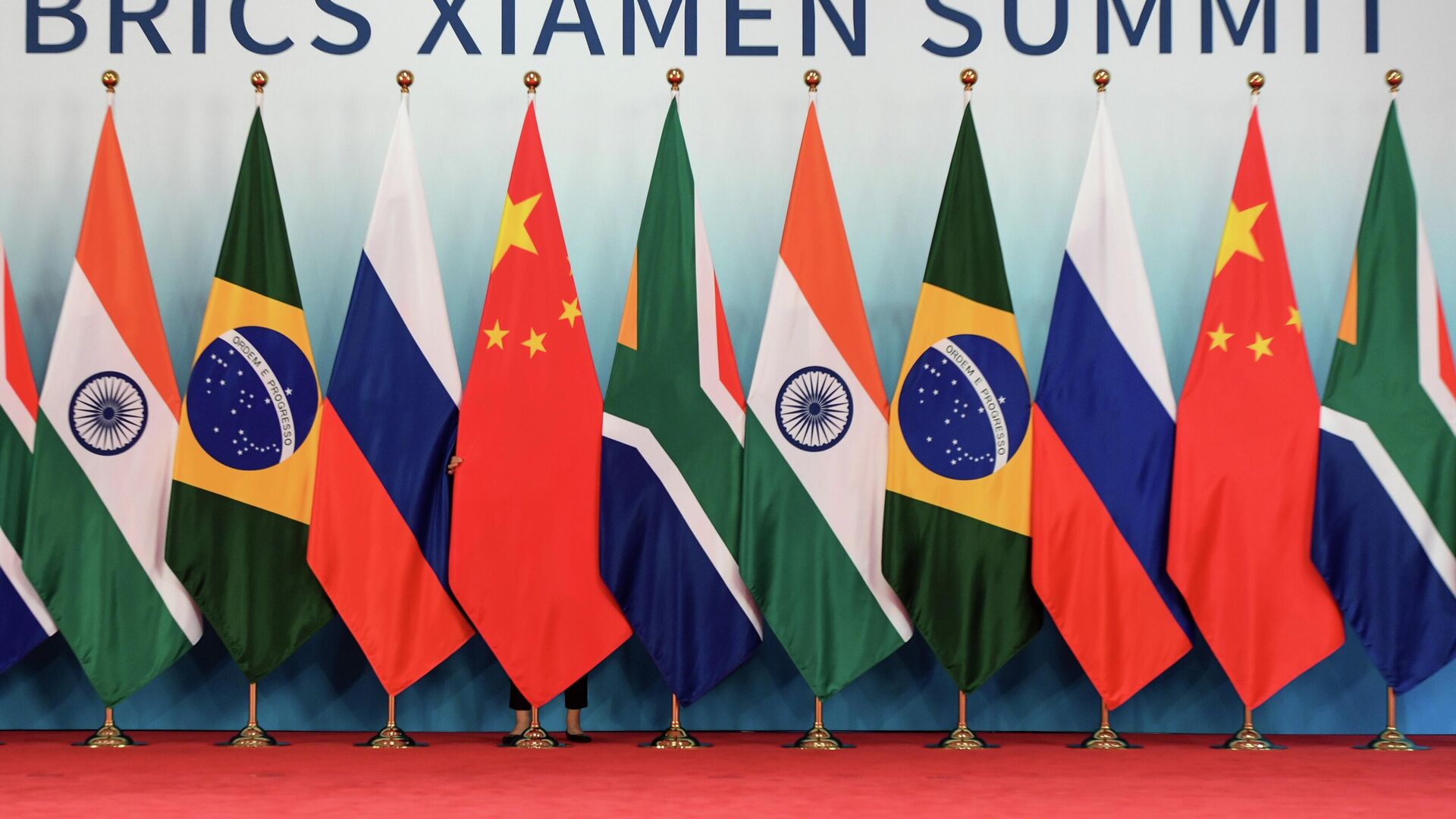 Cờ của các nước tham gia Cuộc họp của các nhà lãnh đạo BRICS - Sputnik Việt Nam, 1920, 24.05.2023