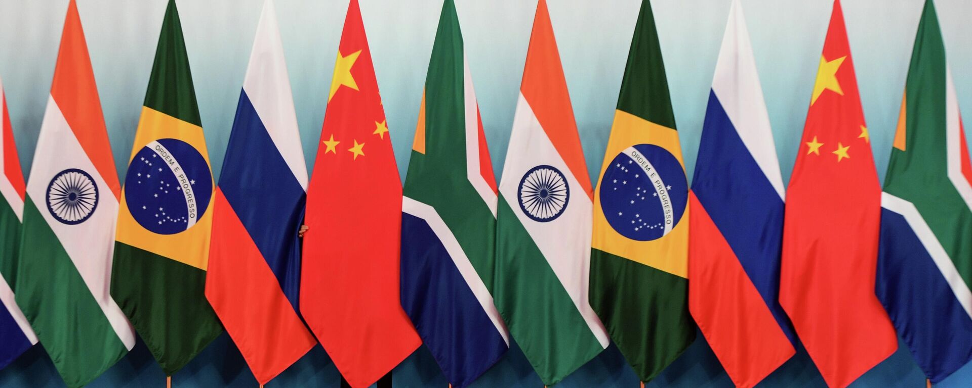 Cờ của các nước tham gia Cuộc họp của các nhà lãnh đạo BRICS - Sputnik Việt Nam, 1920, 07.11.2022