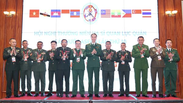 Hội nghị Hạ sĩ quan Lục quân các nước ASEAN lần thứ 10 (ASMAM - 10) diễn ra sáng 9/11/2022 tại Hà Nội  - Sputnik Việt Nam