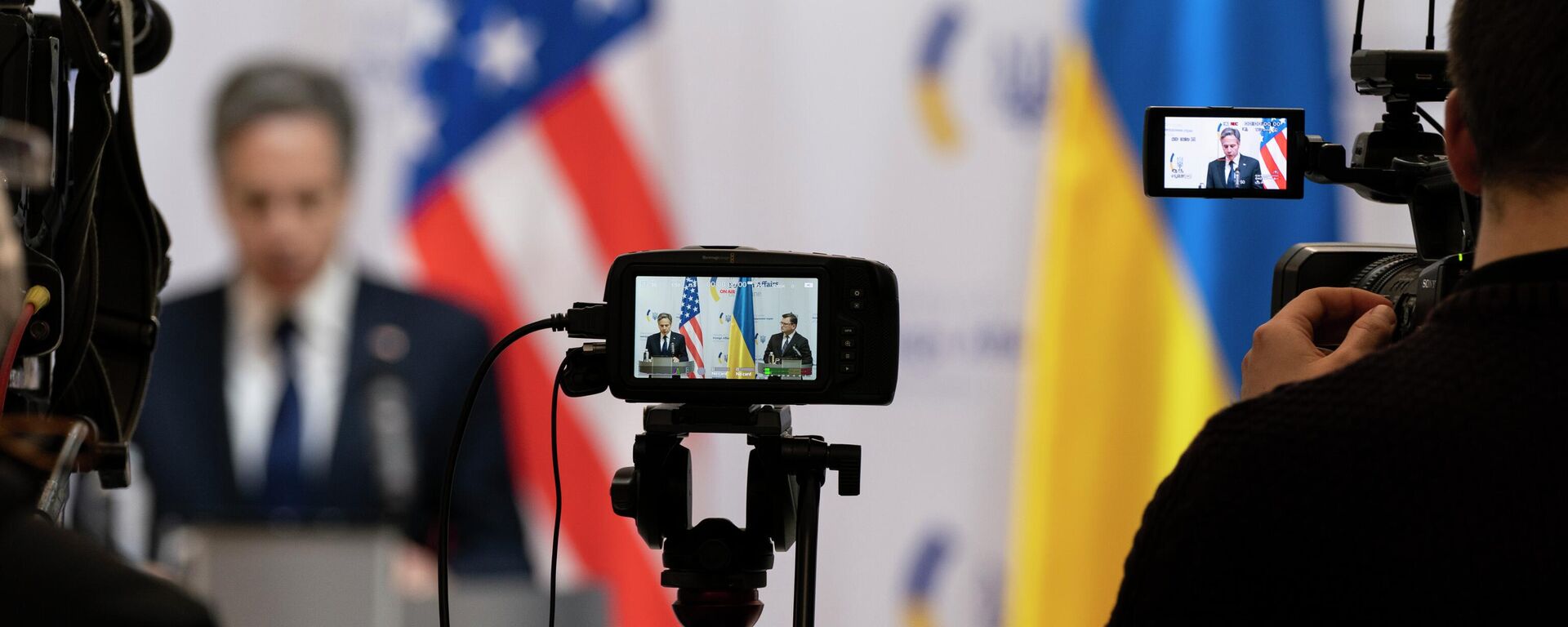 Ngoại trưởng Hoa Kỳ Antony Blinken và Ngoại trưởng Ukraina Dmitry Kuleba trong cuộc họp báo ở Kiev - Sputnik Việt Nam, 1920, 09.11.2022