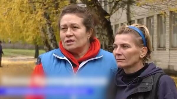 Người mẹ đông con ở ngoại ô Kupiansk kể lại cảnh chị và các con trốn dưới tầng hầm tránh các đợt pháo kích của Ukraina - Sputnik Việt Nam
