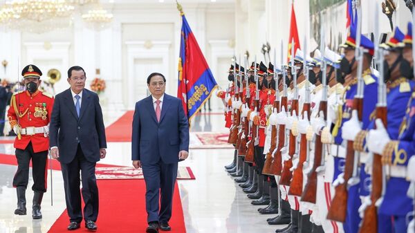 Lễ đón Thủ tướng Phạm Minh Chính thăm chính thức Vương quốc Campuchia - Sputnik Việt Nam