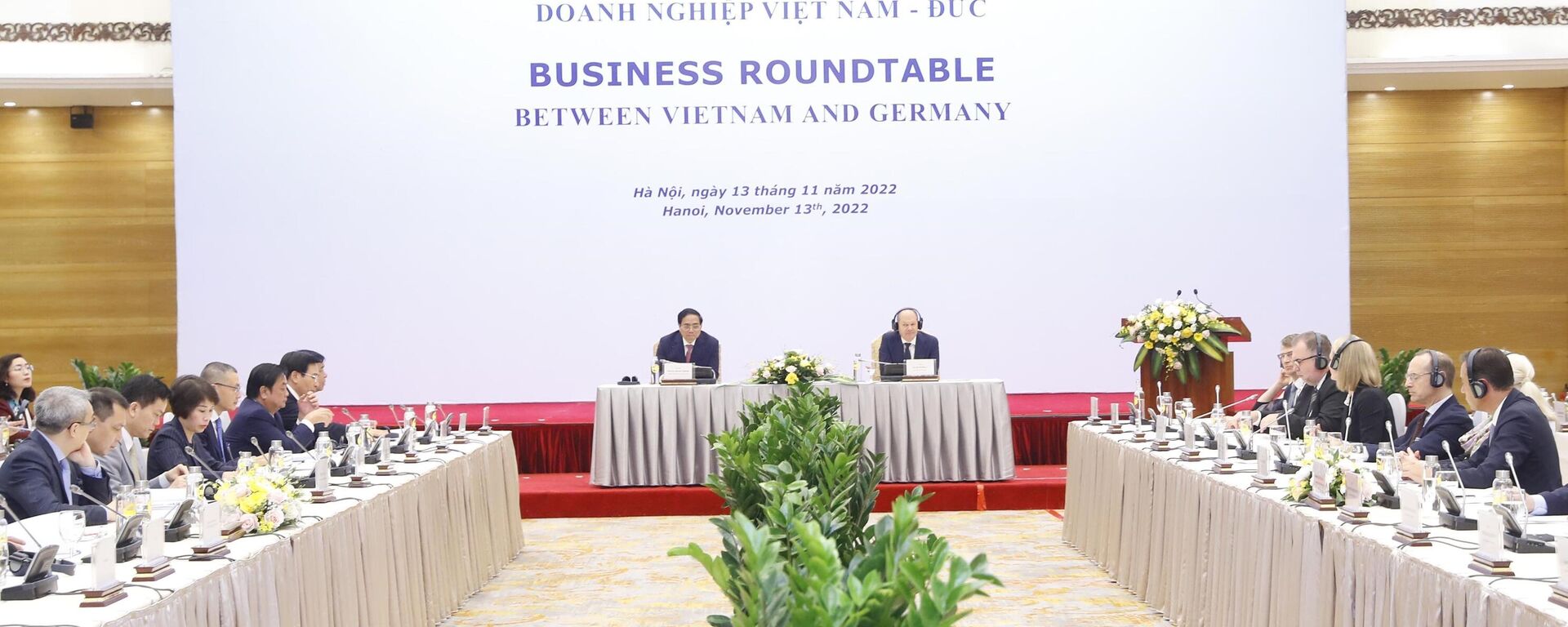 Thủ tướng Chính phủ Phạm Minh Chính và Thủ tướng Đức Olaf Scholz đồng chủ trì Hội nghị với doanh nghiệp Việt Nam - Đức - Sputnik Việt Nam, 1920, 14.11.2022
