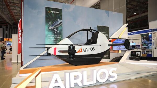 một startup Việt Nam là Airlios đã giới thiệu nguyên mẫu môtô bay cá nhân đầu tiên ở Đông Nam Á tại Triển lãm Vietnam Motor Show 2022 - Sputnik Việt Nam