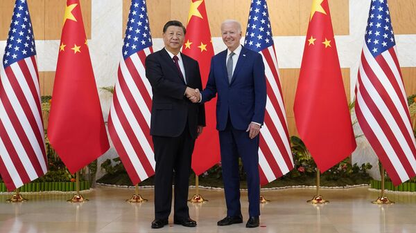 Cuộc gặp tại hội nghị thượng đỉnh G20 của Tổng thống Hoa Kỳ Joe Biden và Chủ tịch Trung Quốc Tập Cận Bình - Sputnik Việt Nam