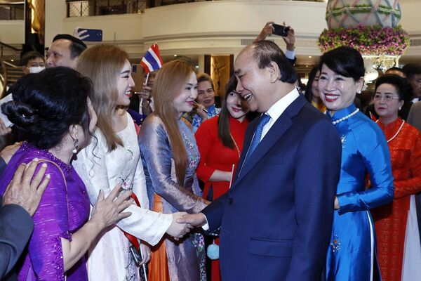 Chủ tịch nước Nguyễn Xuân Phúc bắt đầu chuyến thăm chính thức Vương quốc Thái Lan  - Sputnik Việt Nam