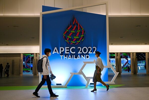 Tại Trung tâm Đại hội trước khi bắt đầu hội nghị thượng đỉnh APEC ở Bangkok. - Sputnik Việt Nam