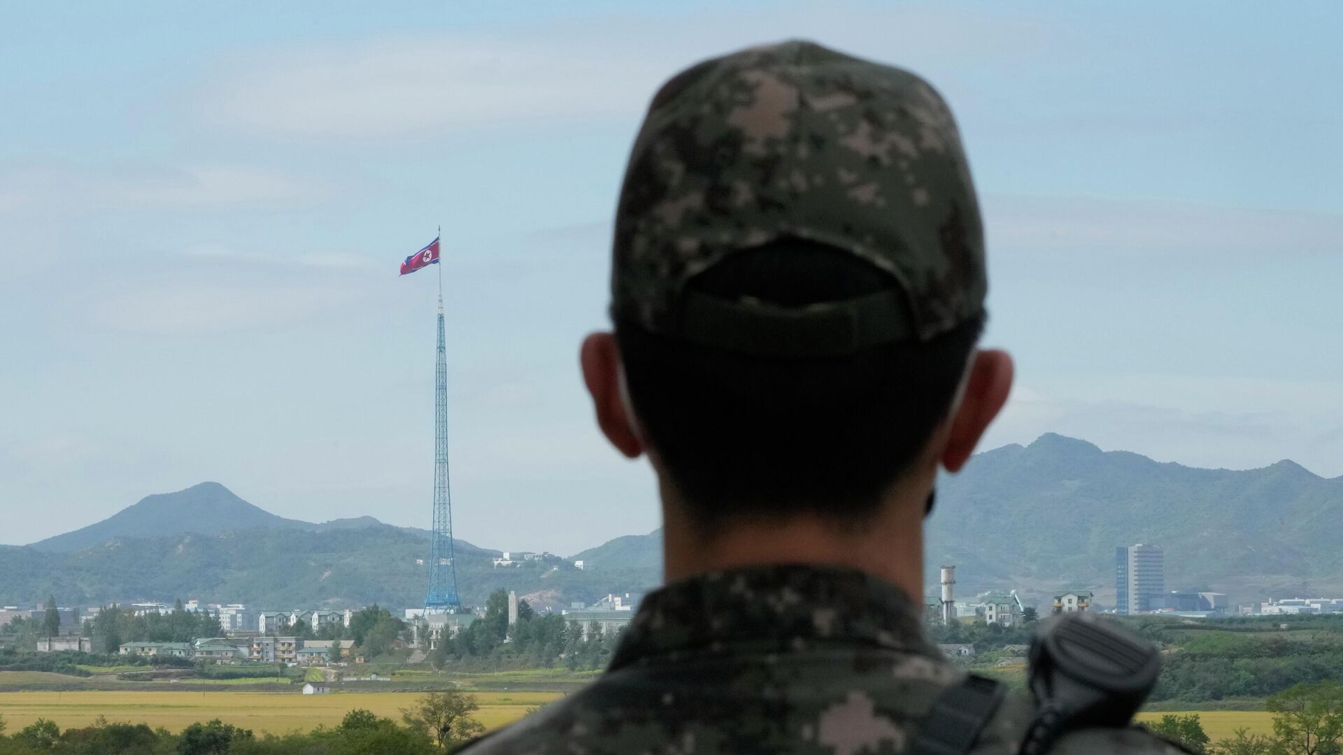 Tập trận Hàn Quốc và Mỹ đáp trả tên lửa Triều Tiên: Những hình ảnh về tập trận Hàn Quốc và Mỹ để đáp trả tên lửa của Triều Tiên sẽ khiến bạn đầy kích thích. Qua đó, bạn sẽ được cập nhật về các hoạt động quân sự của Hàn Quốc và Mỹ, cũng như tình hình an ninh khu vực.