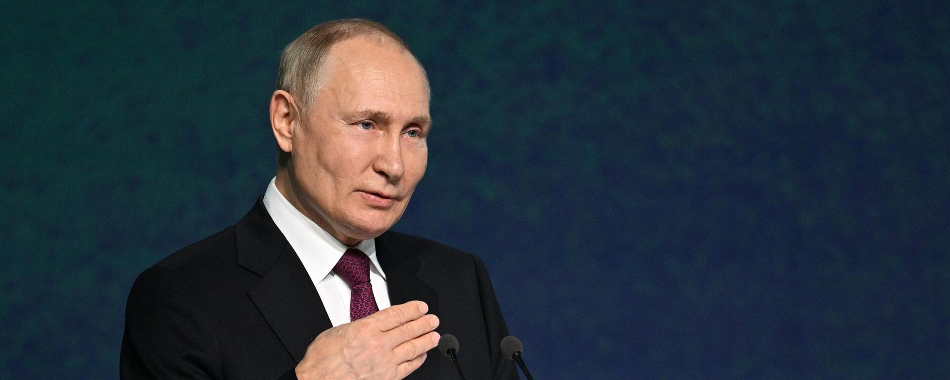 Tổng thống Nga Vladimir Putin tham gia hội thảo quốc tế Hành trình vào thế giới trí tuệ nhân tạo - Sputnik Việt Nam, 1920, 24.11.2022