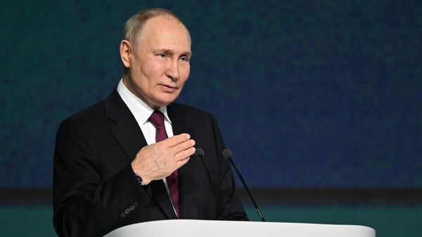 Tổng thống Nga Vladimir Putin tham gia hội thảo quốc tế Hành trình vào thế giới trí tuệ nhân tạo - Sputnik Việt Nam