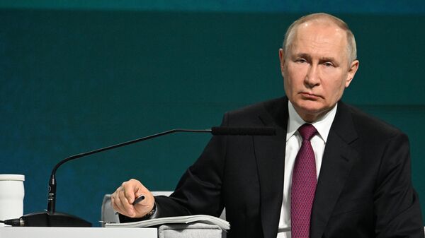 Tổng thống Nga Vladimir Putin tham gia hội thảo quốc tế Hành trình vào thế giới trí tuệ nhân tạo - Sputnik Việt Nam
