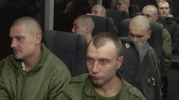 Trao trả tù binh chiến tranh Nga từ lãnh thổ Ukraina - Sputnik Việt Nam