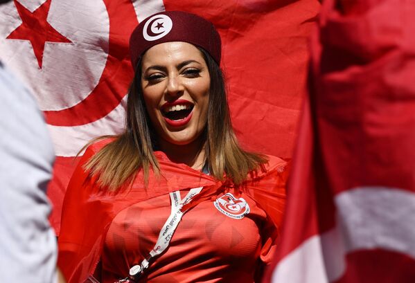 Cổ động viên Tunisia trước khi bắt đầu trận đấu vòng bảng World Cup giữa Tunisia và Australia. - Sputnik Việt Nam