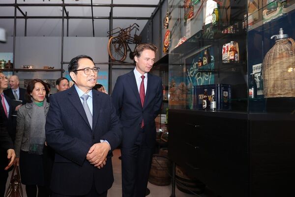 Thủ tướng Phạm Minh Chính gặp Tổng Giám đốc Heineken toàn cầu - Sputnik Việt Nam