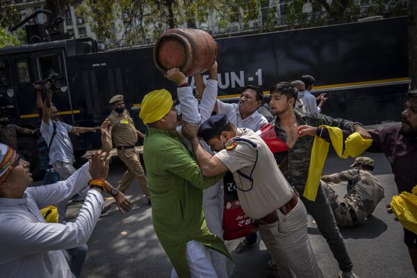 Đụng độ giữa cảnh sát và những người ủng hộ phe đối lập ở Ấn Độ - Sputnik Việt Nam