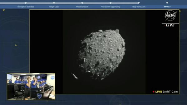 Phát sóng trực tiếp của NASA về vụ va chạm của tàu vũ trụ Double Asteroid Redirection Test với tiểu hành tinh. - Sputnik Việt Nam