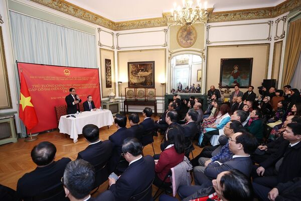 Thủ tướng Phạm Minh Chính gặp cộng đồng người Việt Nam tại Vương quốc Bỉ - Sputnik Việt Nam