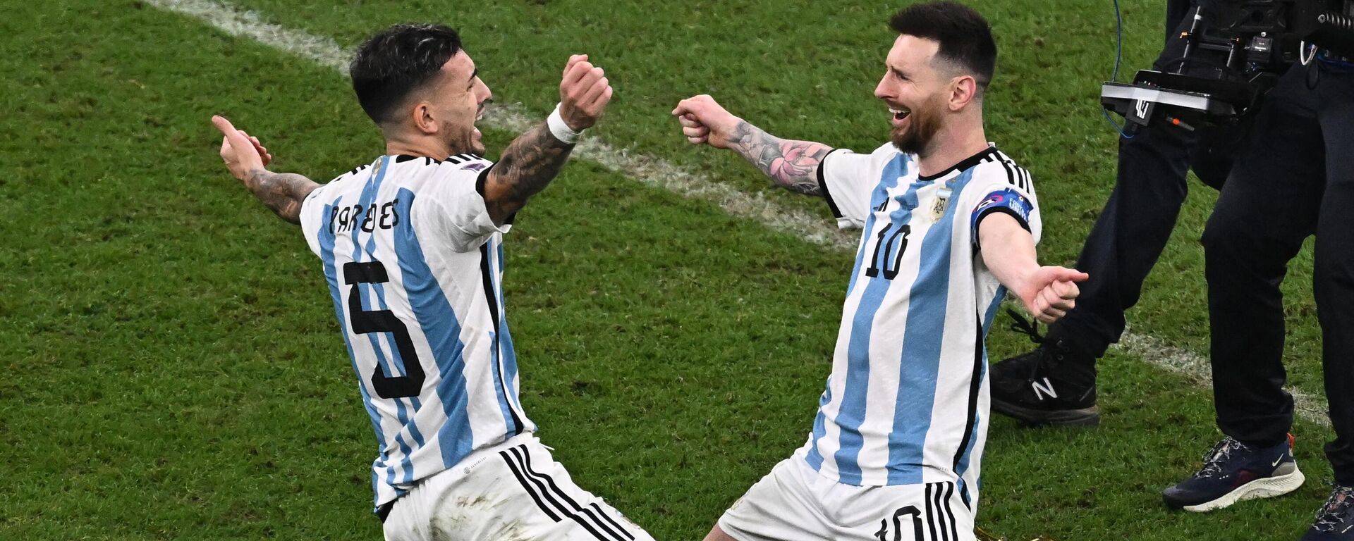 Các cầu thủ Argentina vui mừng chiến thắng trong trận chung kết World Cup giữa Argentina và Pháp cắt được ghi nhận. - Sputnik Việt Nam, 1920, 19.12.2022