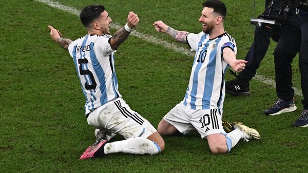 Các cầu thủ Argentina vui mừng chiến thắng trong trận chung kết World Cup giữa Argentina và Pháp cắt được ghi nhận. - Sputnik Việt Nam