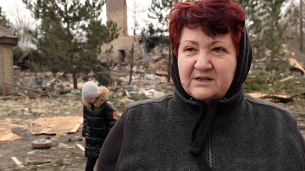 Ngôi nhà của một người phụ nữ Melitopol bị trúng đạn pháo kích của Ukraina - Sputnik Việt Nam