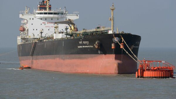 Tàu chở dầu tại cảng Ấn Độ - Sputnik Việt Nam