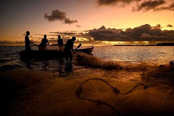 Câu cá lúc hoàng hôn ở đảo quốc Cộng hòa Fiji. - Sputnik Việt Nam