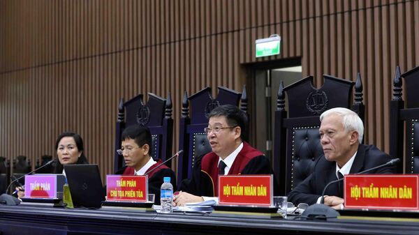 Xét xử vụ AIC: Phần xét hỏi các bị cáo - Sputnik Việt Nam