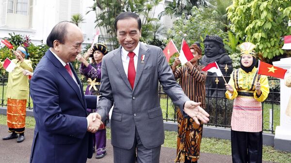 Lễ đón Chủ tịch nước Nguyễn Xuân Phúc thăm cấp Nhà nước tới Indonesia - Sputnik Việt Nam