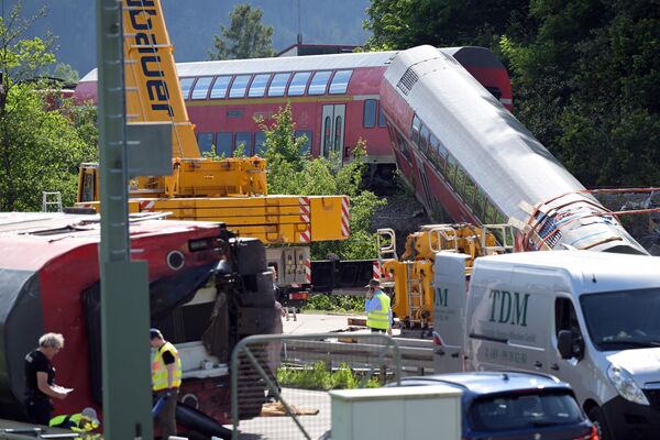Vụ tai nạn tàu hỏa gần Burgrain ở Đức khiến 3 người thiệt mạng vào ngày 4 tháng 6 năm 2022. - Sputnik Việt Nam