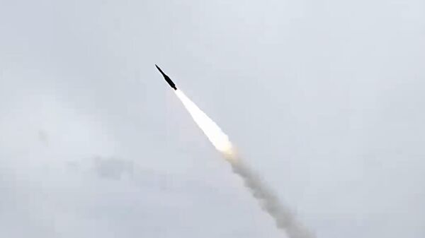 Phóng tên lửa và đạn pháo vào các cơ sở năng lượng và chỉ huy quân sự Ukraine - Sputnik Việt Nam
