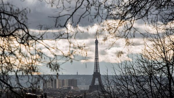 Tháp Eiffel ở Paris - Sputnik Việt Nam
