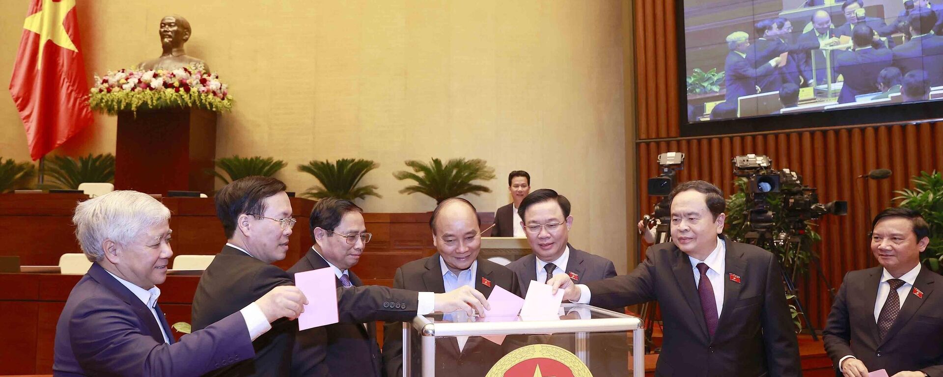 Quốc hội bầu chức danh Phó Thủ tướng Chính phủ nhiệm kỳ 2021-2026 - Sputnik Việt Nam, 1920, 05.01.2023