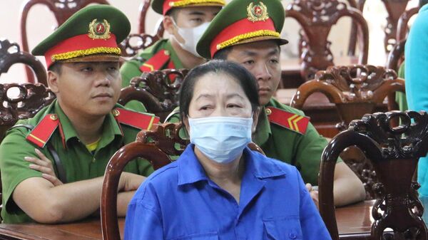 Buôn lậu trên 200.000 tấn đường, “trùm buôn lậu”  Mười Tường lĩnh án 14 năm tù - Sputnik Việt Nam