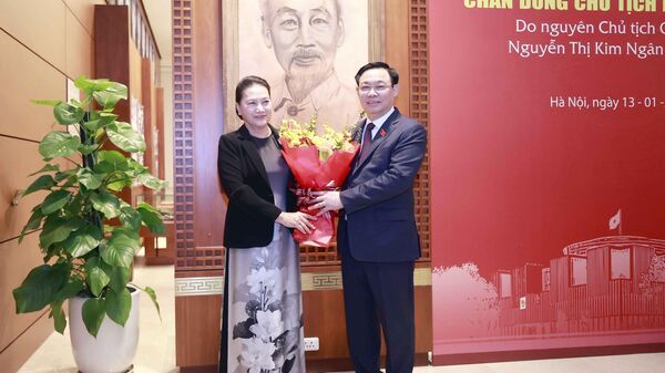 Chủ tịch Quốc hội Vương Đình Huệ dự Lễ tiếp nhận bức tranh chân dung Chủ tịch Hồ Chí Minh - Sputnik Việt Nam