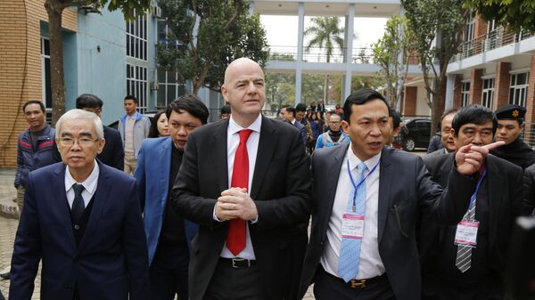 Chủ tịch FIFA Gianni Infantino và Chủ tịch VFF Trần Quốc Tuấn tại Hà Nội - Sputnik Việt Nam