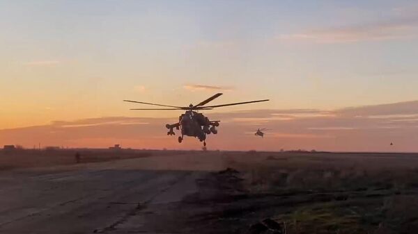 BQP Liên bang Nga chiếu đoạn phim Ka-52 và Mi-28 phá hủy các thiết bị quân sự của LLVT Ukraina - Sputnik Việt Nam