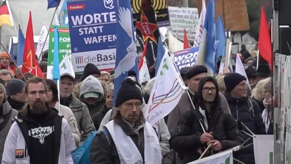 Người dân Berlin biểu tình phản đối chính sách chính phủ Đức
 - Sputnik Việt Nam