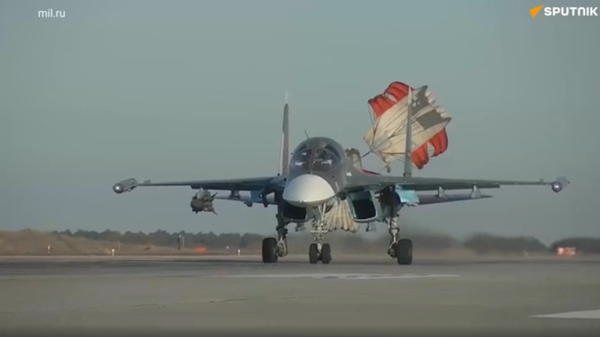 Tuần tra bầu trời: công việc chiến đấu của máy bay Su-34 Nga trong chiến dịch đặc biệt - Sputnik Việt Nam
