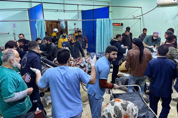 Bệnh viện quá tải sau trận động đất ở tỉnh Idlib, Syria. - Sputnik Việt Nam