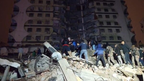 Разрушения после землетрясения в турецком Диярбакыре - Sputnik Việt Nam