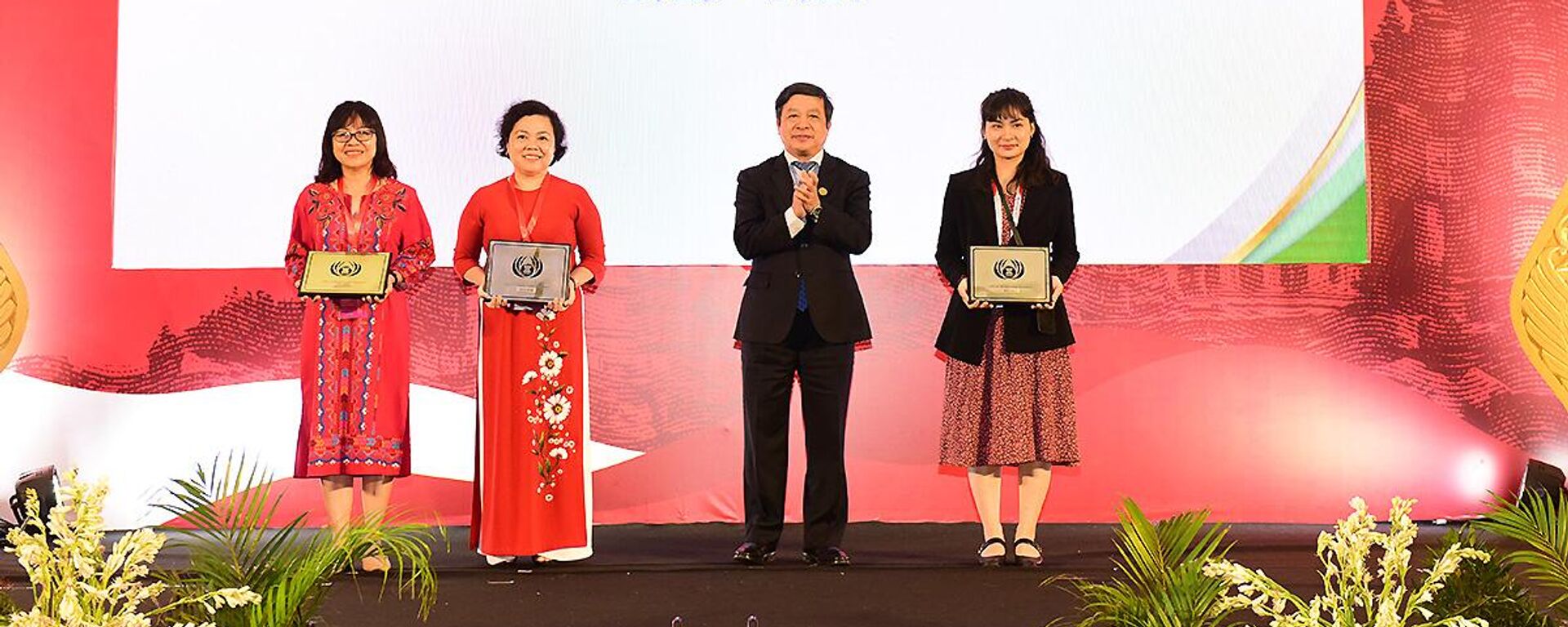 Đại diện của Việt Nam nhận giải thưởng Nhà vệ sinh công cộng ASEAN lần thứ 2
 - Sputnik Việt Nam, 1920, 06.02.2023