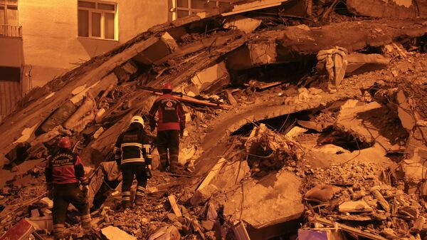Đêm ở Diyarbakir của Thổ Nhĩ Kỳ sau trận động đất - Sputnik Việt Nam