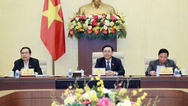 Chủ tịch Quốc hội Vương Đình Huệ chủ trì họp giao ban với các cơ quan của Quốc hội - Sputnik Việt Nam