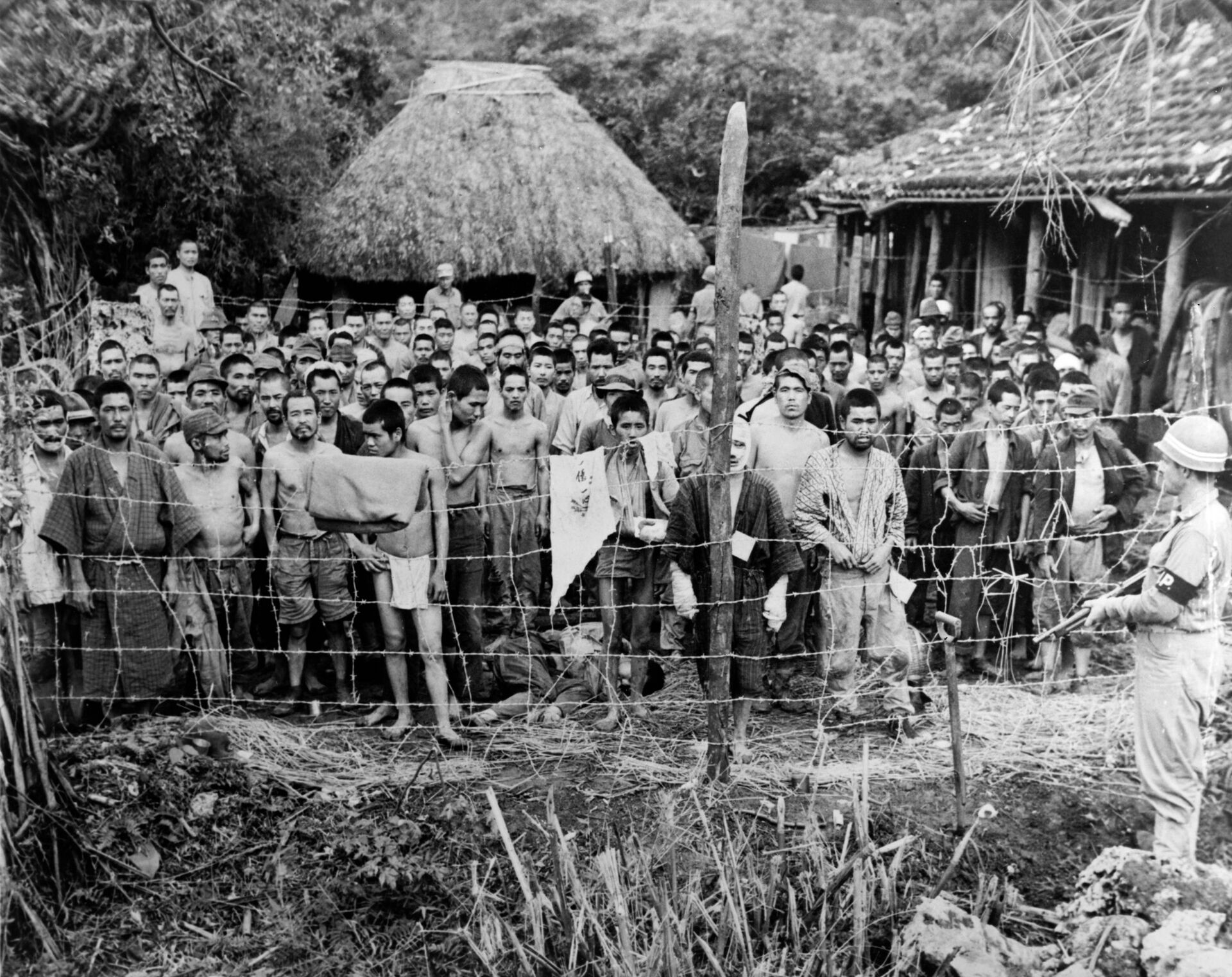 Tù binh Nhật Bản ở Okuku, Okinawa, 1945 - Sputnik Việt Nam, 1920, 08.02.2023