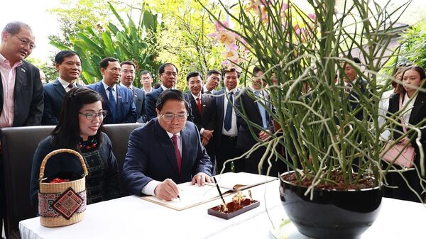 Thủ tướng Phạm Minh Chính và Phu nhân dự lễ đặt tên hoa lan tại Vườn Thực vật Singapore - Sputnik Việt Nam