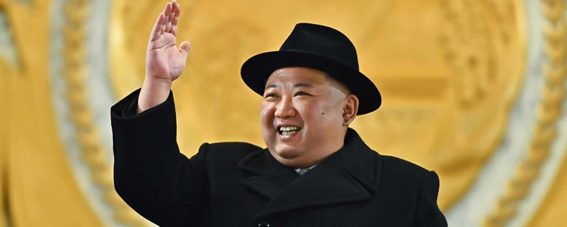 Nhà lãnh đạo Triều Tiên Kim Jong-un tại cuộc duyệt binh kỷ niệm 75 năm ngày thành lập Quân đội Nhân dân Triều Tiên ở Bình Nhưỡng. - Sputnik Việt Nam, 1920, 09.05.2023