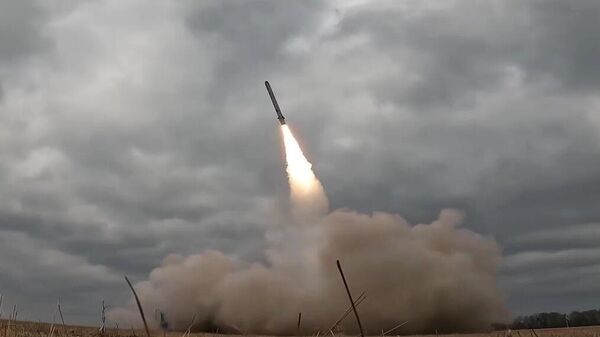 Công việc của hệ thống tên lửa Iskander cho các mục đích của Lực lượng Vũ trang Ukrainа - Sputnik Việt Nam