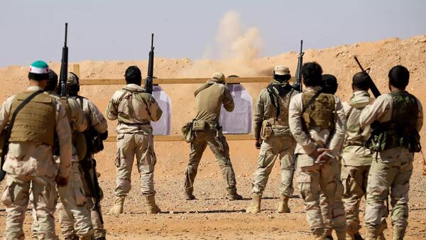 Quân đội Hoa Kỳ huấn luyện các chiến binh từ nhóm Jaish Magavir al-Saura tại căn cứ quân sự Al-Tanf ở Syria - Sputnik Việt Nam