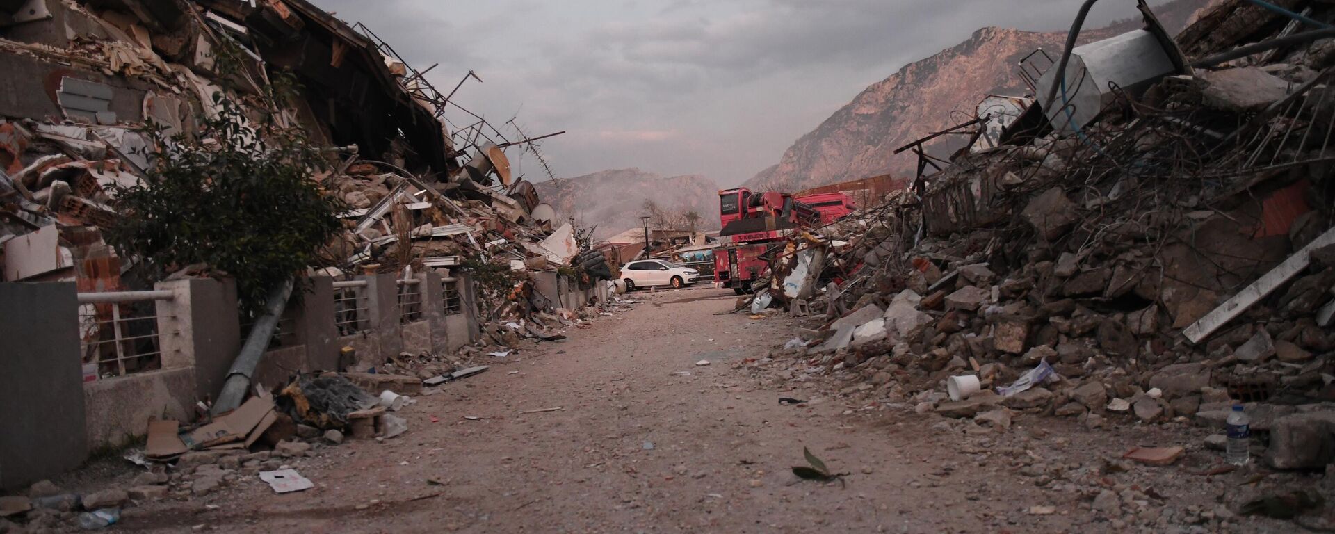 Hậu quả của trận động đất ở thành phố Antakya tỉnh Hatay của Thổ Nhĩ Kỳ - Sputnik Việt Nam, 1920, 12.03.2023