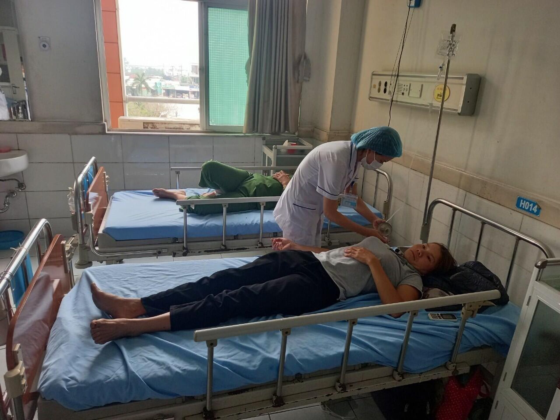 Bệnh viện đa khoa Trung Quảng Nam tích cực cấp cứu các nạn nhân trong vụ tại nạn thương tâm - Sputnik Việt Nam, 1920, 14.02.2023
